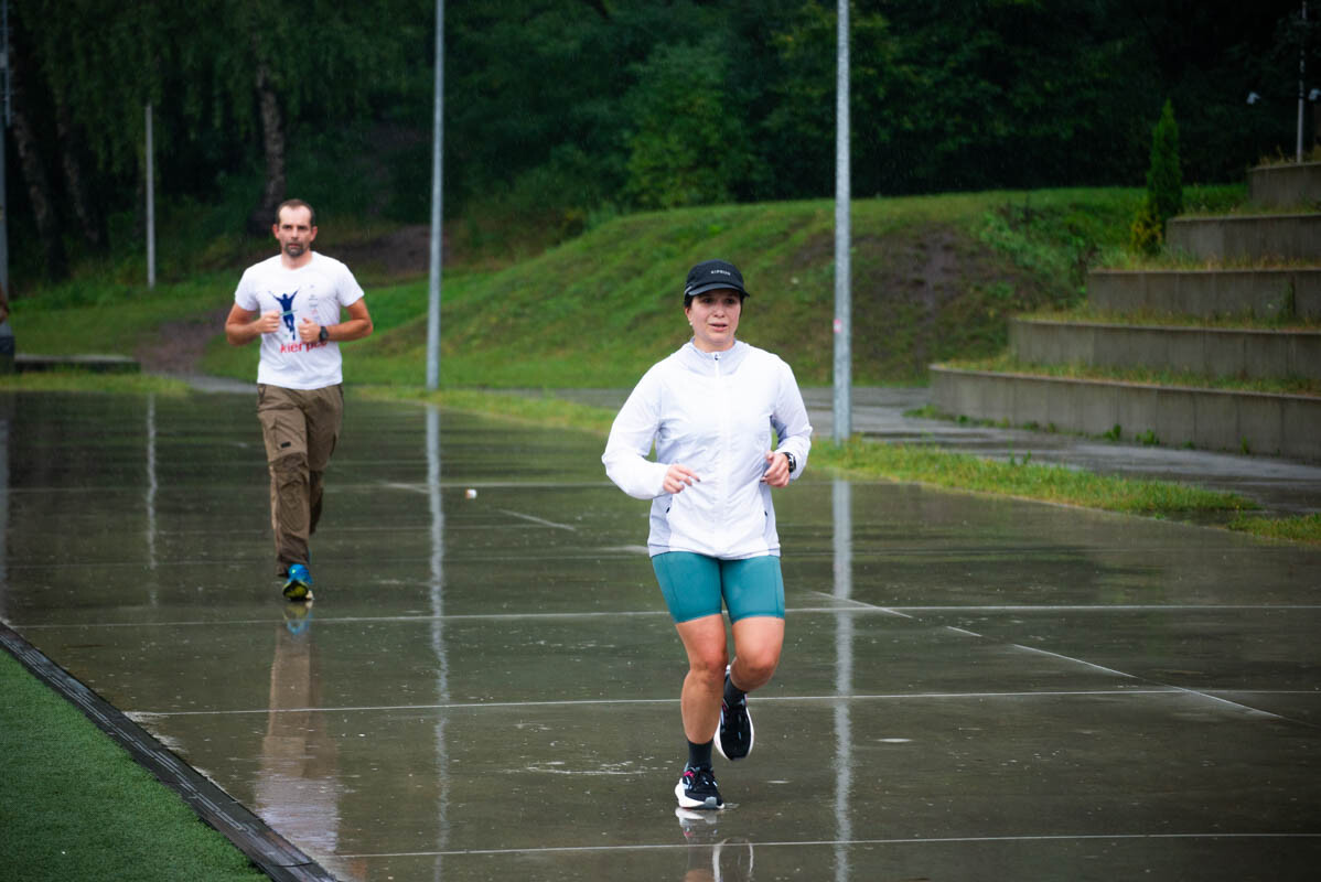 Dzielni uczestnicy zgromadzili się na Burloch Arenie, by wspólnie uczcić Śląskie Obchody Dnia Zdrowia Psychicznego / fot. Natalia Salwiczek