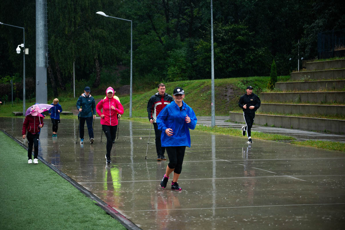 Dzielni uczestnicy zgromadzili się na Burloch Arenie, by wspólnie uczcić Śląskie Obchody Dnia Zdrowia Psychicznego / fot. Natalia Salwiczek