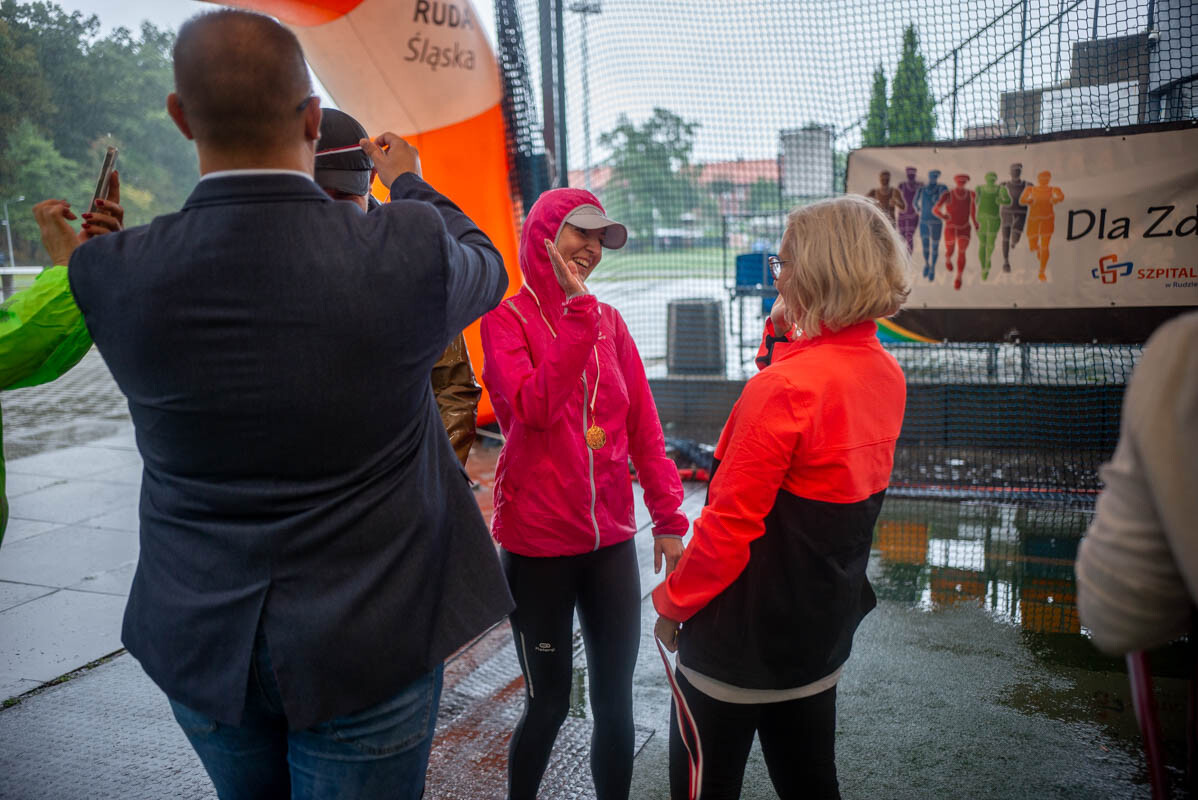 Dzielni uczestnicy zgromadzili się na Burloch Arenie, by wspólnie uczcić Śląskie Obchody Dnia Zdrowia Psychicznego / fot. Natalia Salwiczek
