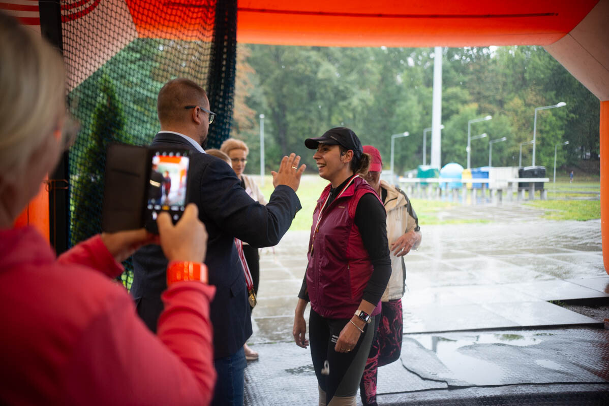 Dzielni uczestnicy zgromadzili się na Burloch Arenie, by wspólnie uczcić Śląskie Obchody Dnia Zdrowia Psychicznego / fot. Natalia Salwiczek