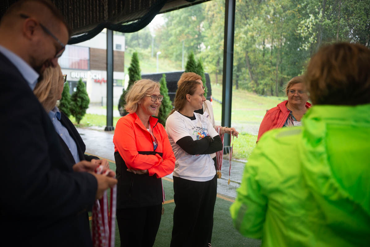 Dzielni uczestnicy zgromadzili się na Burloch Arenie, by wspólnie uczcić Śląskie Obchody Dnia Zdrowia Psychicznego / fot. Natalia Salwiczek