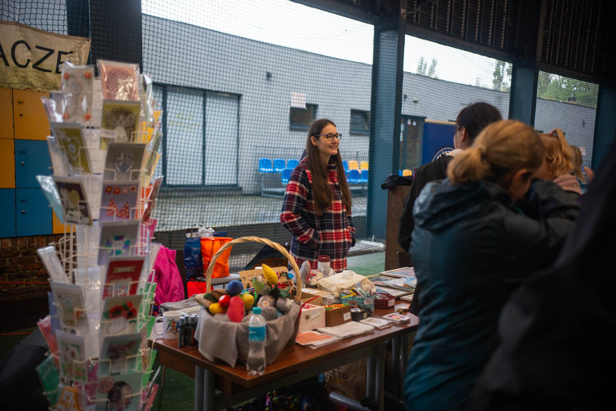 Dzielni uczestnicy zgromadzili się na Burloch Arenie, by wspólnie uczcić Śląskie Obchody Dnia Zdrowia Psychicznego / fot. Natalia Salwiczek