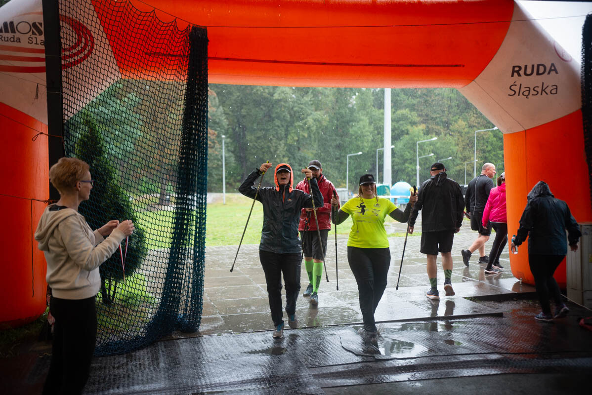 Dzielni uczestnicy zgromadzili się na Burloch Arenie, by wspólnie uczcić Śląskie Obchody Dnia Zdrowia Psychicznego / fot. Natalia Salwiczek