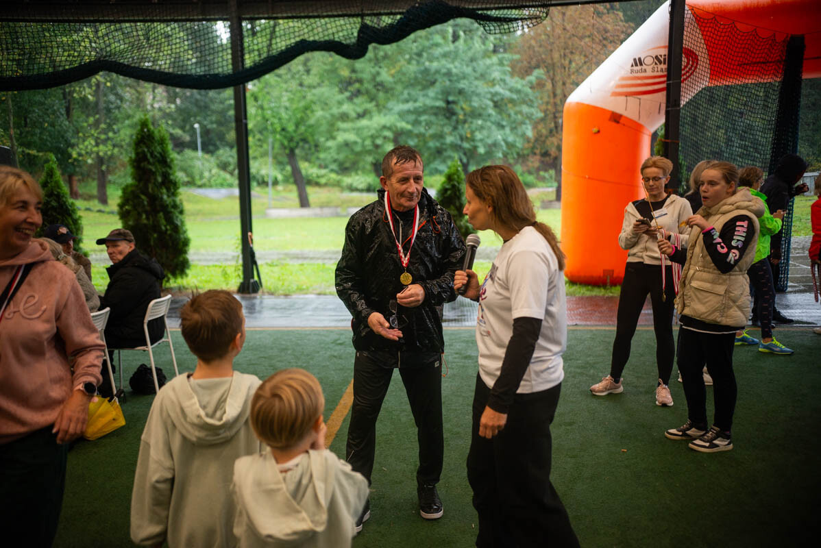 Dzielni uczestnicy zgromadzili się na Burloch Arenie, by wspólnie uczcić Śląskie Obchody Dnia Zdrowia Psychicznego / fot. Natalia Salwiczek