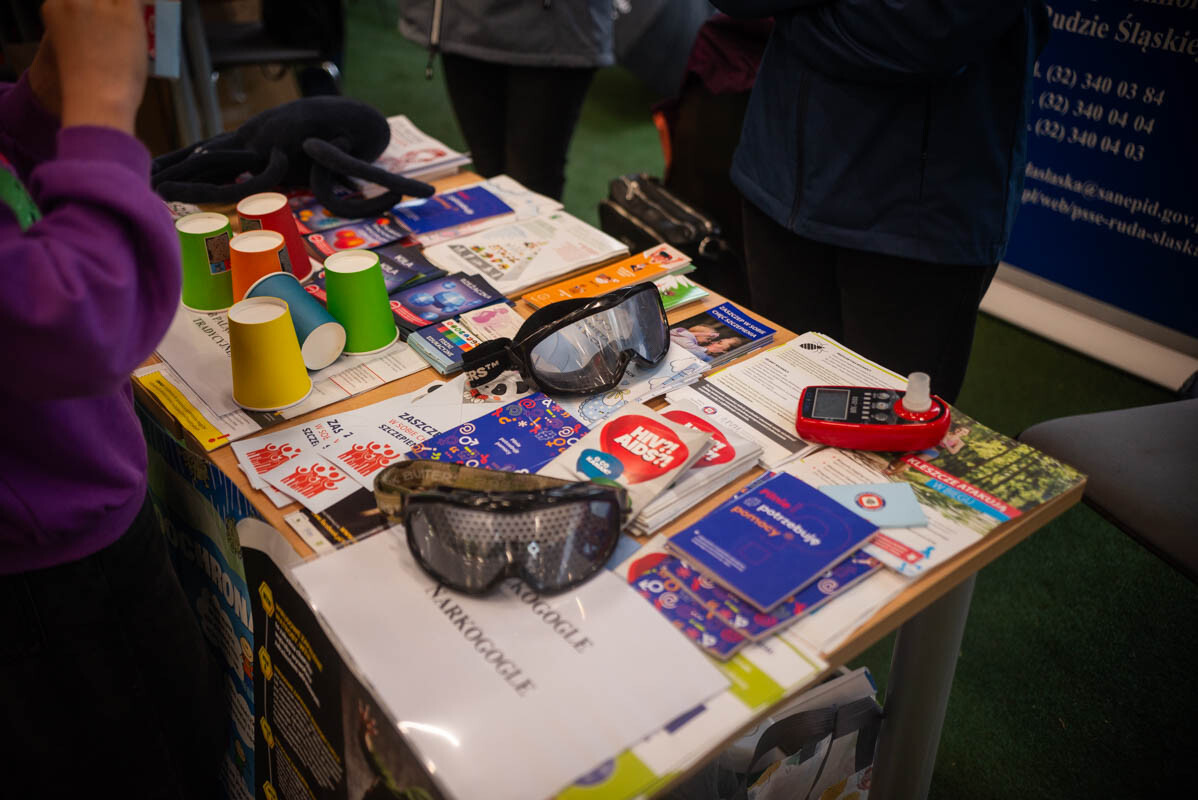 Dzielni uczestnicy zgromadzili się na Burloch Arenie, by wspólnie uczcić Śląskie Obchody Dnia Zdrowia Psychicznego / fot. Natalia Salwiczek