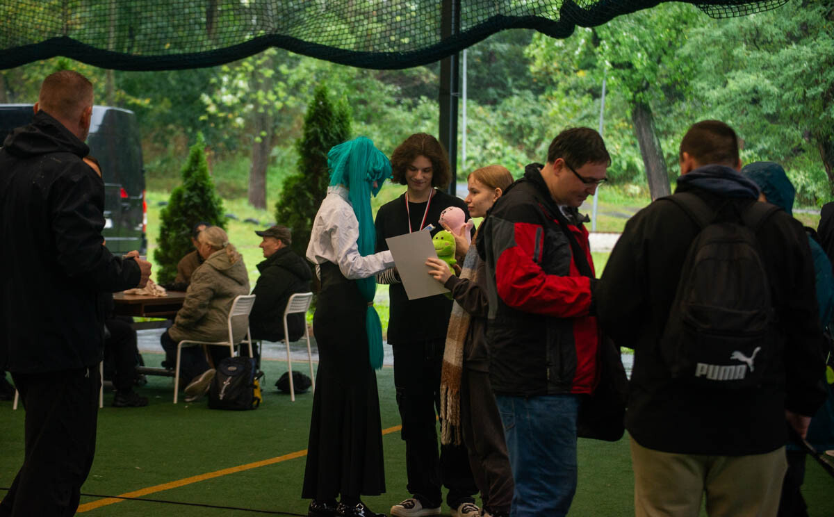 Dzielni uczestnicy zgromadzili się na Burloch Arenie, by wspólnie uczcić Śląskie Obchody Dnia Zdrowia Psychicznego / fot. Natalia Salwiczek