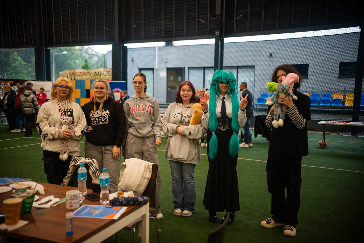 Dzielni uczestnicy zgromadzili się na Burloch Arenie, by wspólnie uczcić Śląskie Obchody Dnia Zdrowia Psychicznego / fot. Natalia Salwiczek