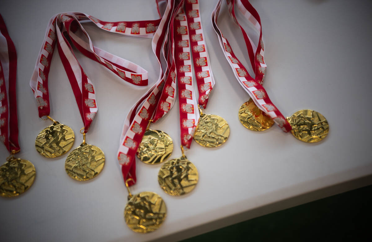 Dzielni uczestnicy zgromadzili się na Burloch Arenie, by wspólnie uczcić Śląskie Obchody Dnia Zdrowia Psychicznego / fot. Natalia Salwiczek