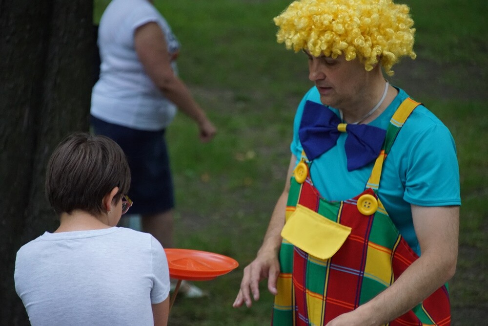 Moc atrakcji czekała wczoraj na uczestników XI Festynu Rodzin Zastępczych, który zorganizowany został w ogrodach Miejskiego Centrum Kultury im. Henryka Bisty.