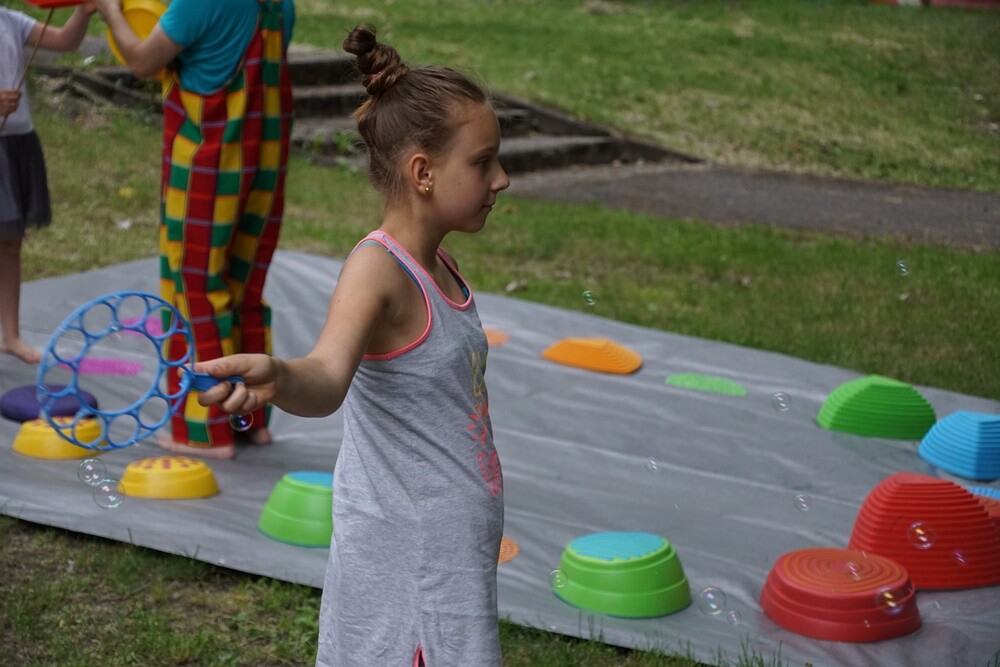 Moc atrakcji czekała wczoraj na uczestników XI Festynu Rodzin Zastępczych, który zorganizowany został w ogrodach Miejskiego Centrum Kultury im. Henryka Bisty.