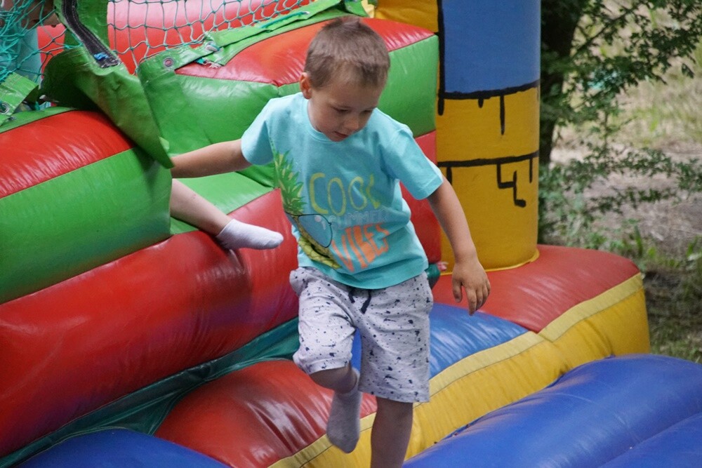 Moc atrakcji czekała wczoraj na uczestników XI Festynu Rodzin Zastępczych, który zorganizowany został w ogrodach Miejskiego Centrum Kultury im. Henryka Bisty.