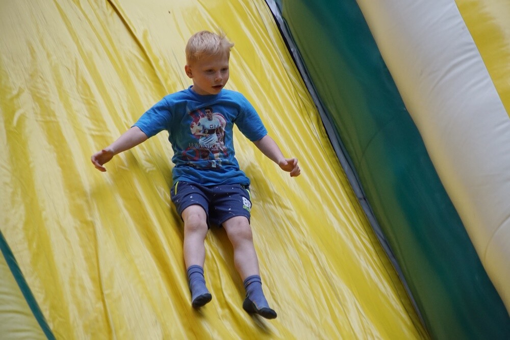 Moc atrakcji czekała wczoraj na uczestników XI Festynu Rodzin Zastępczych, który zorganizowany został w ogrodach Miejskiego Centrum Kultury im. Henryka Bisty.