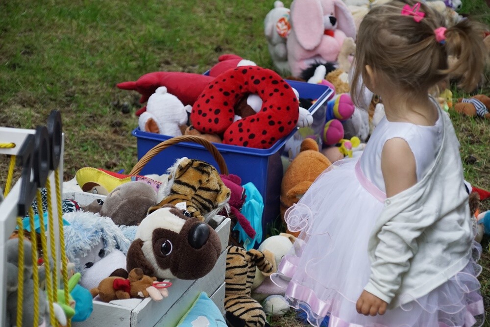 Moc atrakcji czekała wczoraj na uczestników XI Festynu Rodzin Zastępczych, który zorganizowany został w ogrodach Miejskiego Centrum Kultury im. Henryka Bisty.