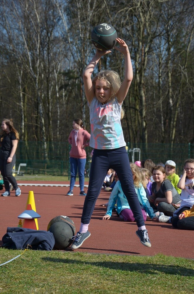 W weekend na boisku Szkoły Podstawowej Sportowej nr 15, odbyła się XII Olimpiada Sportowa Hufca ZHP Ruda Śląska! Harcerze mieli okazję sprawdzić swoje siły w kilkunastu konkurencjach sportowych.