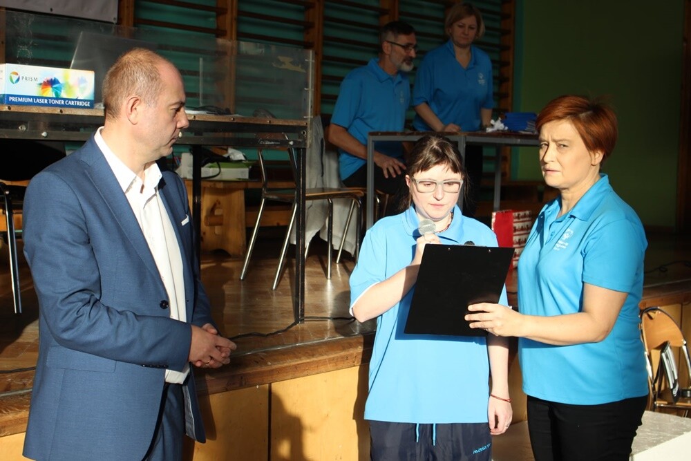 15 ekip, czyli blisko 100 sportowców reprezentujących kilkanaście miast naszego regionu wystartowało dziś podczas XII Śląskiego Turnieju Bocce Olimpiad Specjalnych dla osób z niepełnosprawnością intelektualną, który odbył się w hali w Rudzie Śląskiej - Halembie.