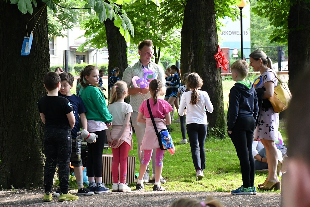 We wtorek, 30 maja w ramach obchodów Metropolitalnego Święta Rodziny pod hasłem "Rodzina – forum dialogu", w ogrodach Śląskiego Teatru Impresaryjnego odbył się XIII Festyn Rodzin Zastępczych.

fot. Jacek Knapik