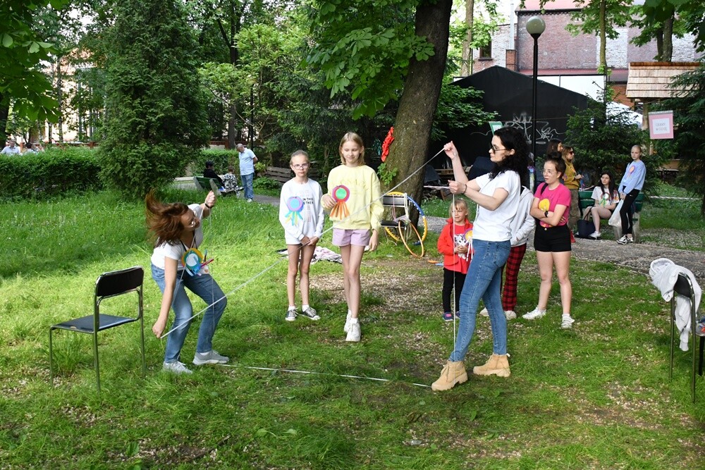 We wtorek, 30 maja w ramach obchodów Metropolitalnego Święta Rodziny pod hasłem "Rodzina – forum dialogu", w ogrodach Śląskiego Teatru Impresaryjnego odbył się XIII Festyn Rodzin Zastępczych.

fot. Jacek Knapik