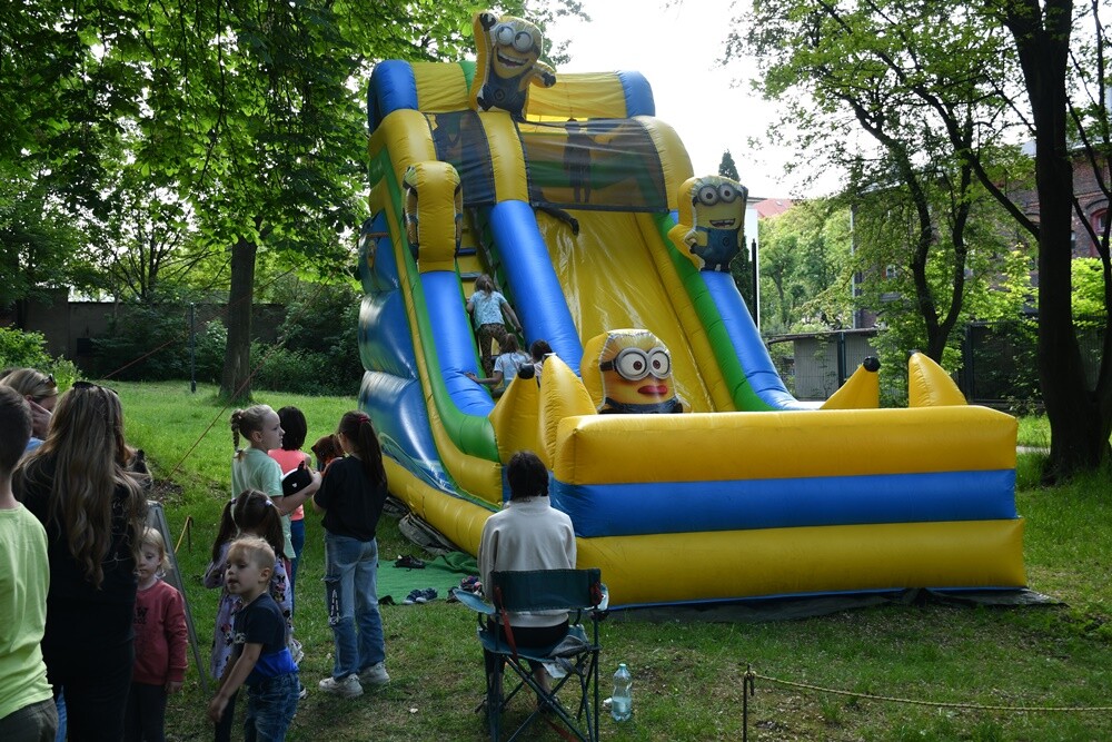 We wtorek, 30 maja w ramach obchodów Metropolitalnego Święta Rodziny pod hasłem "Rodzina – forum dialogu", w ogrodach Śląskiego Teatru Impresaryjnego odbył się XIII Festyn Rodzin Zastępczych.

fot. Jacek Knapik