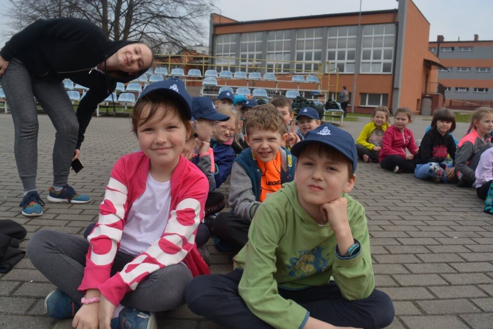 XIII Olimpiada Sportowa Hufca ZHP Ruda Śląska za nami! Ponad trzystu rudzkich harcerzy wzięło udział w kilkunastu konkurencjach sportowych rozgrywanych na boisku Szkoły Podstawowej nr 15 w Halembie. 

fot. Hufiec ZHP Ruda Śląska