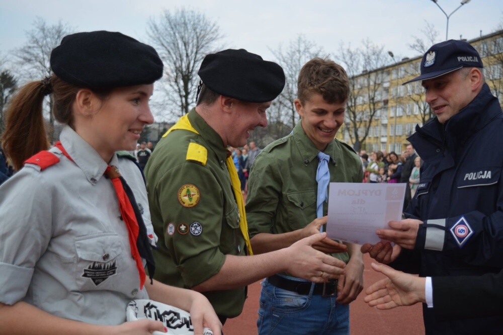 XIII Olimpiada Sportowa Hufca ZHP Ruda Śląska za nami! Ponad trzystu rudzkich harcerzy wzięło udział w kilkunastu konkurencjach sportowych rozgrywanych na boisku Szkoły Podstawowej nr 15 w Halembie. 

fot. Hufiec ZHP Ruda Śląska