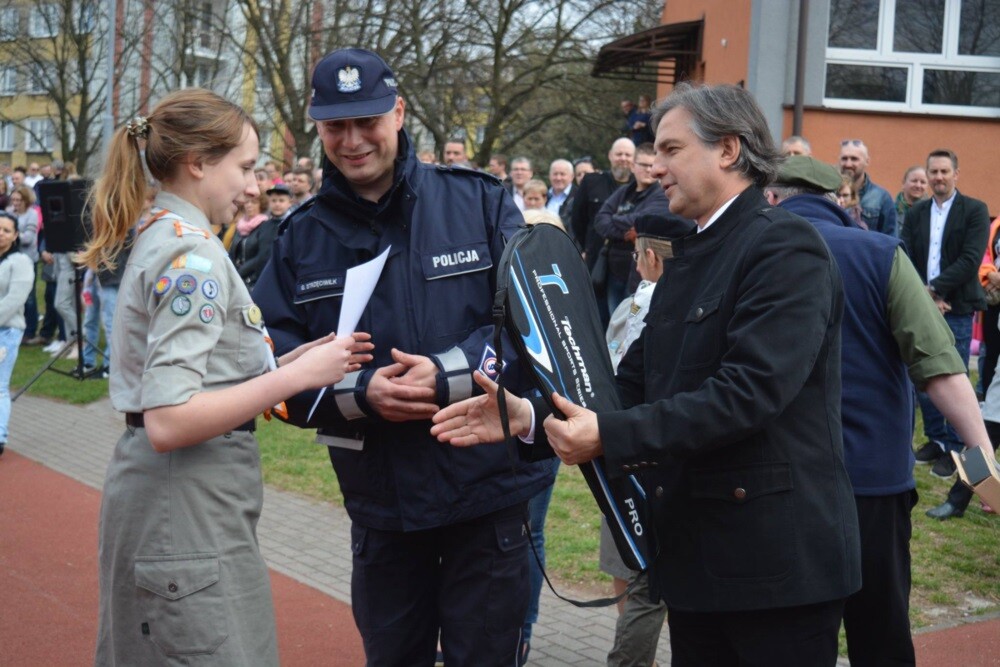 XIII Olimpiada Sportowa Hufca ZHP Ruda Śląska za nami! Ponad trzystu rudzkich harcerzy wzięło udział w kilkunastu konkurencjach sportowych rozgrywanych na boisku Szkoły Podstawowej nr 15 w Halembie. 

fot. Hufiec ZHP Ruda Śląska