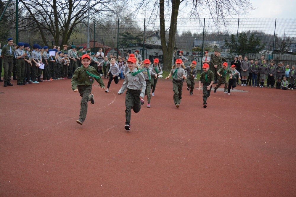 XIII Olimpiada Sportowa Hufca ZHP Ruda Śląska za nami! Ponad trzystu rudzkich harcerzy wzięło udział w kilkunastu konkurencjach sportowych rozgrywanych na boisku Szkoły Podstawowej nr 15 w Halembie. 

fot. Hufiec ZHP Ruda Śląska