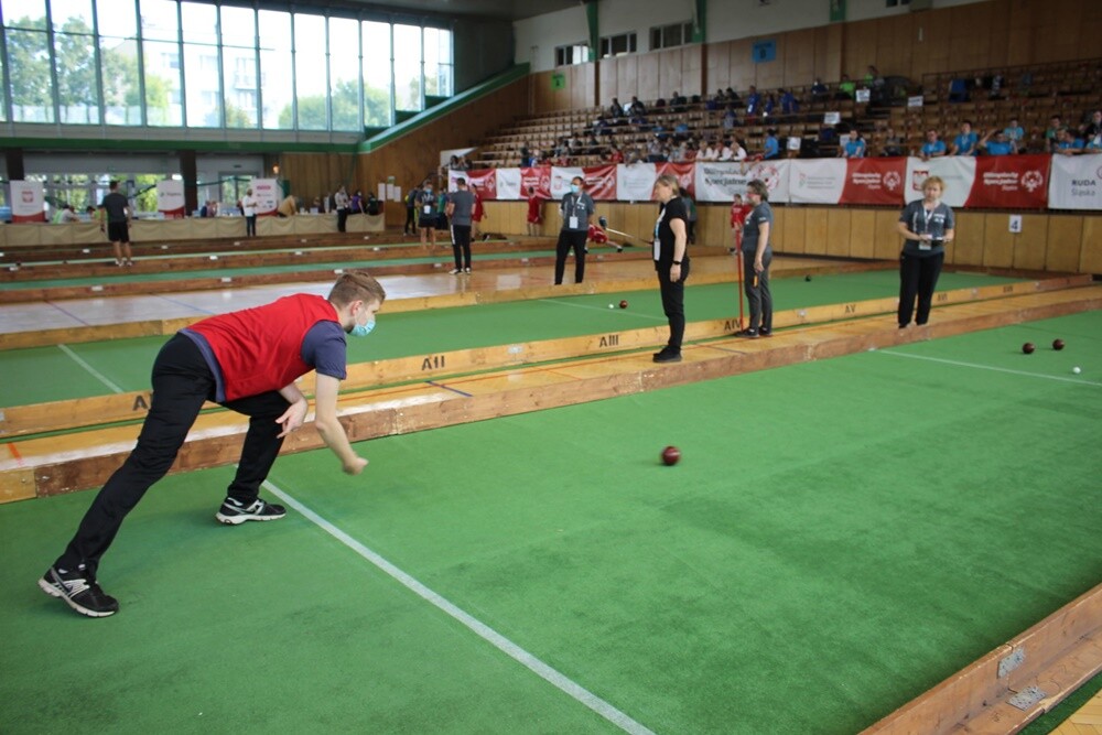 Blisko 100 zawodników z niepełnosprawnością intelektualną bierze udział w XIII Śląskim Turnieju Bocce Olimpiad Specjalnych, organizowanym przez Klub Olimpiad Specjalnych "Halembianka".