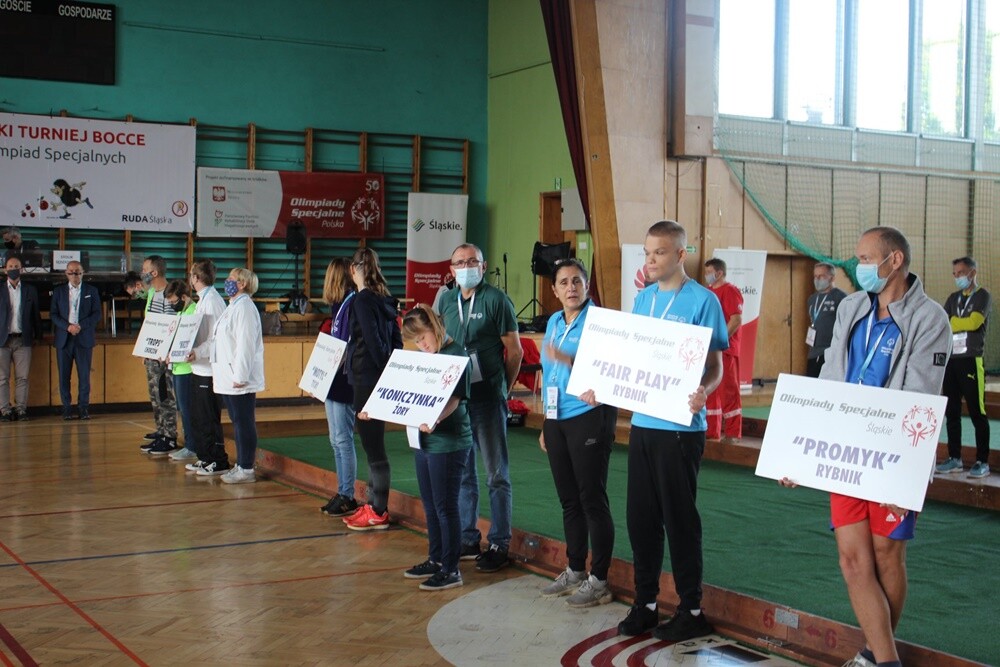 Blisko 100 zawodników z niepełnosprawnością intelektualną bierze udział w XIII Śląskim Turnieju Bocce Olimpiad Specjalnych, organizowanym przez Klub Olimpiad Specjalnych "Halembianka".