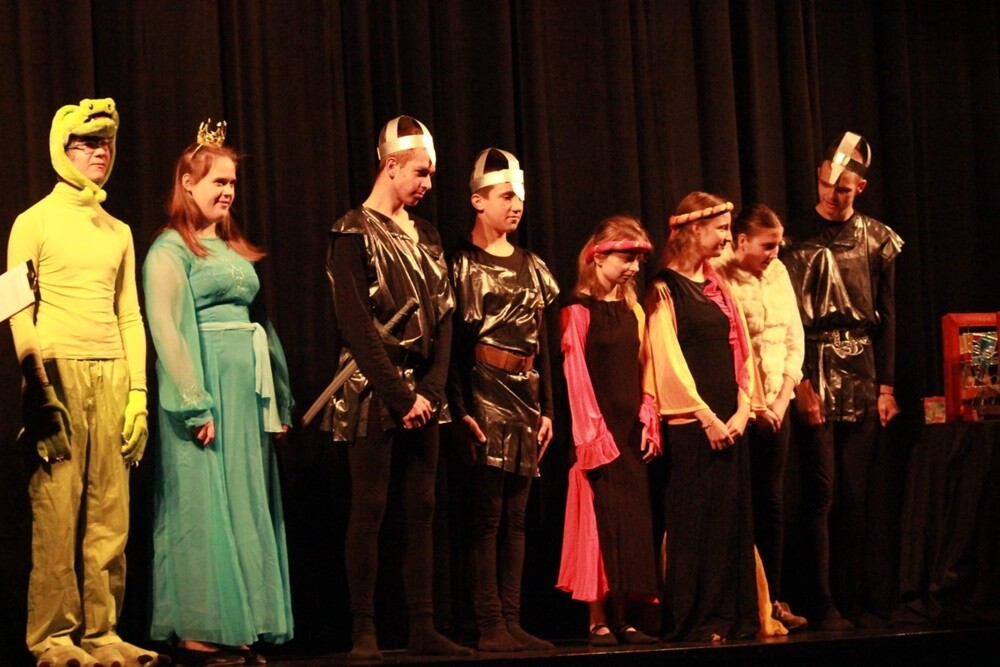 Wyjątkowe spektakle teatralne można było podziwiać dzisiaj na scenie Miejskiego Centrum Kultury im. H.Bisty. Niepełnosprawni artyści zaprezentowali swój talent podczas XIV Spotkań Aktorskich Osób Niepełnosprawnych, które każdego roku organizuje Ośrodek dla Osób Niepełnosprawnych Najświętsze Serce Jezusa.