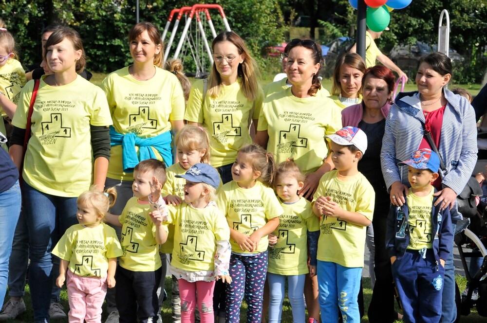 XIX Miejska Olimpiada Osób Niepełnosprawnych ściągnęła na teren letniego basenu kilkuset uczestników! Podczas konkurencji uśmiech nie schodził z ich twarzy ani na chwilę.