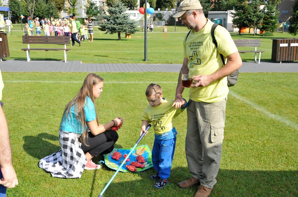 XIX Miejska Olimpiada Osób Niepełnosprawnych ściągnęła na teren letniego basenu kilkuset uczestników! Podczas konkurencji uśmiech nie schodził z ich twarzy ani na chwilę.
