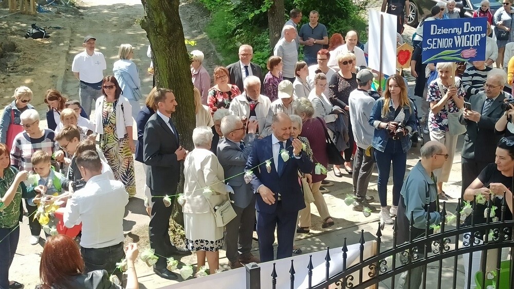 Mszą świętą, przemarszem i uroczystym przekazaniem klucza do bram Rudy Śląskiej rozpoczęliśmy dzisiaj XIX Tydzień Godności Osób z Niepełnosprawnościami.

fot. UM Ruda Śląska