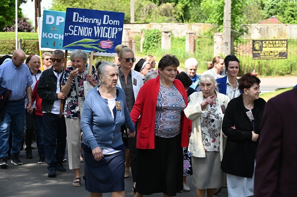 Mszą świętą, przemarszem i uroczystym przekazaniem klucza do bram Rudy Śląskiej rozpoczęliśmy dzisiaj XIX Tydzień Godności Osób z Niepełnosprawnościami.

fot. UM Ruda Śląska