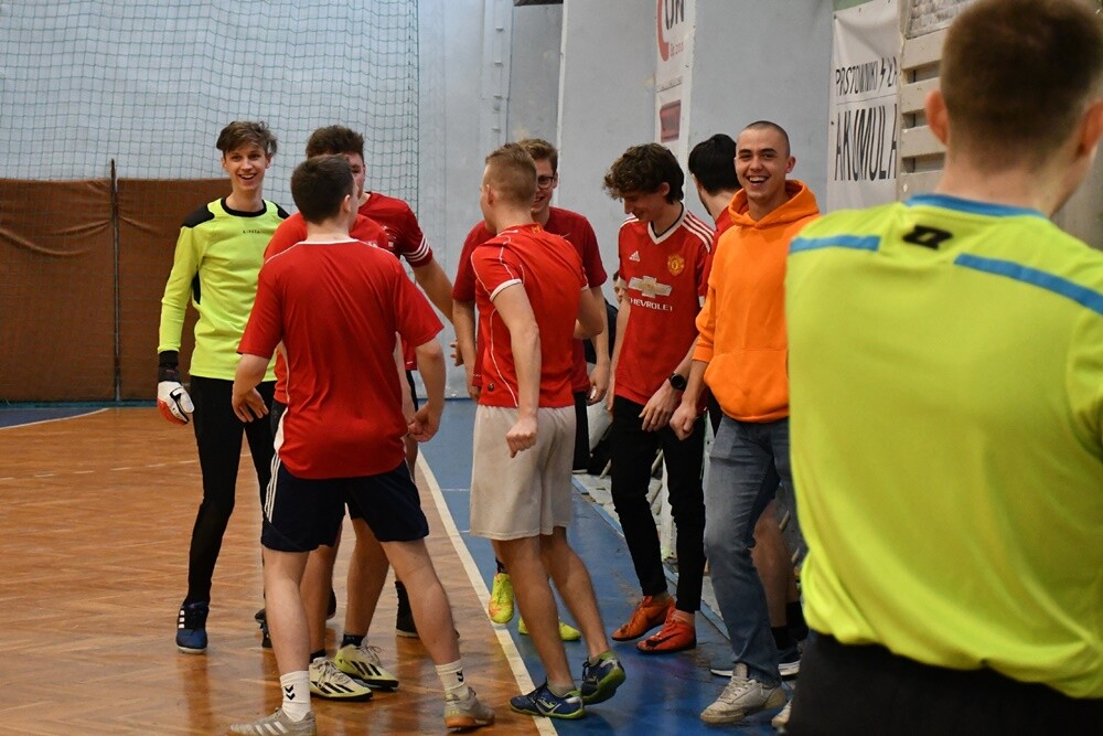 XVI Mistrzostwa Zespołu Szkół nr 6 w piłce nożnej halowej. / fot. Jacek Knapik