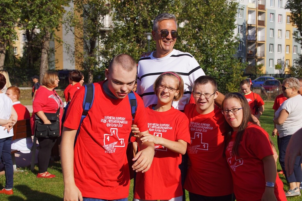 Dzisiaj na basenie letnim w Nowym Bytomiu przy ulicy Ratowników 2 odbywa się XVIII Miejska Olimpiada dla Osób z Niepełnosprawnością.