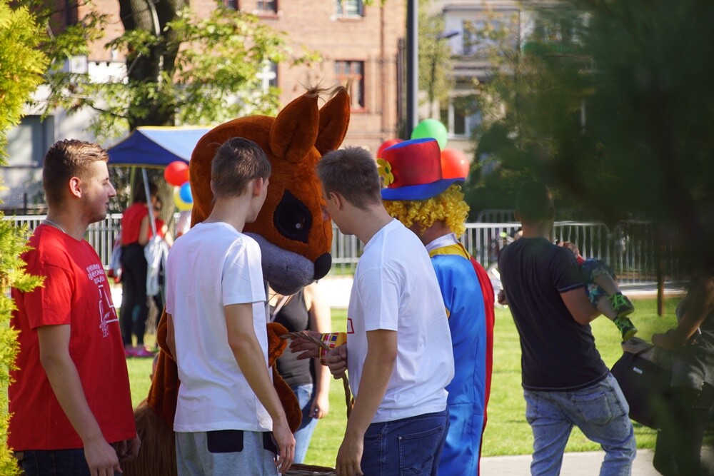 Dzisiaj na basenie letnim w Nowym Bytomiu przy ulicy Ratowników 2 odbywa się XVIII Miejska Olimpiada dla Osób z Niepełnosprawnością.