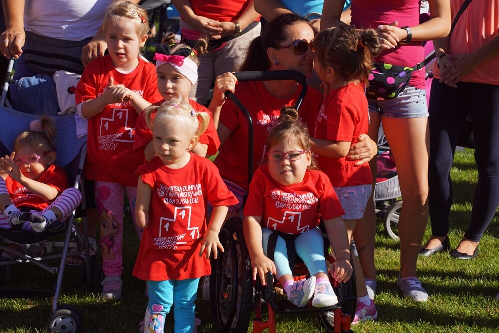 Dzisiaj na basenie letnim w Nowym Bytomiu przy ulicy Ratowników 2 odbywa się XVIII Miejska Olimpiada dla Osób z Niepełnosprawnością.