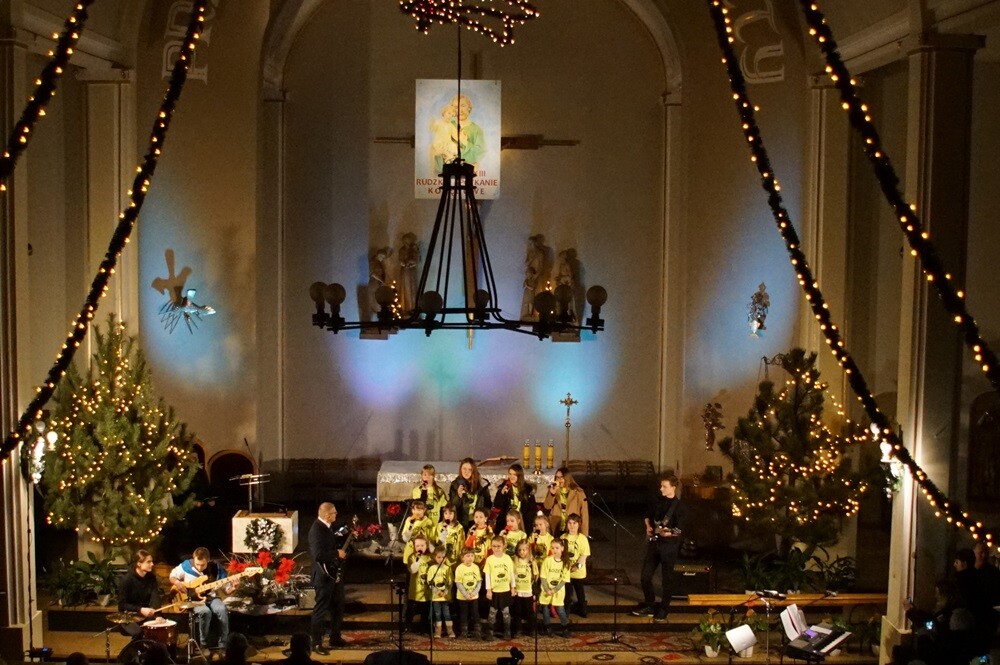Dzisiaj w kościele pw. Ducha Świętego w Czarnym Lesie odbyło się tradycyjne XXIII Rudzkie Spotkanie Kolędowe.