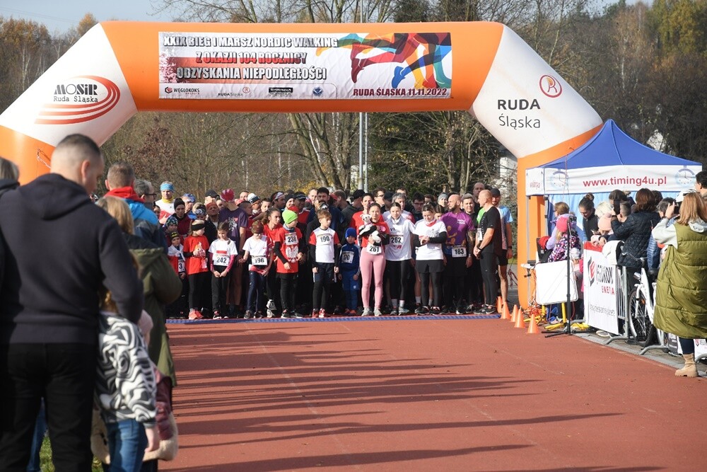 W lasach halembskich rudzianie świętowali 11 listopada na sportowo. Zostały tam zorganizowane XXIX Biegi Niepodległości. 

fot. Jacek Knapik