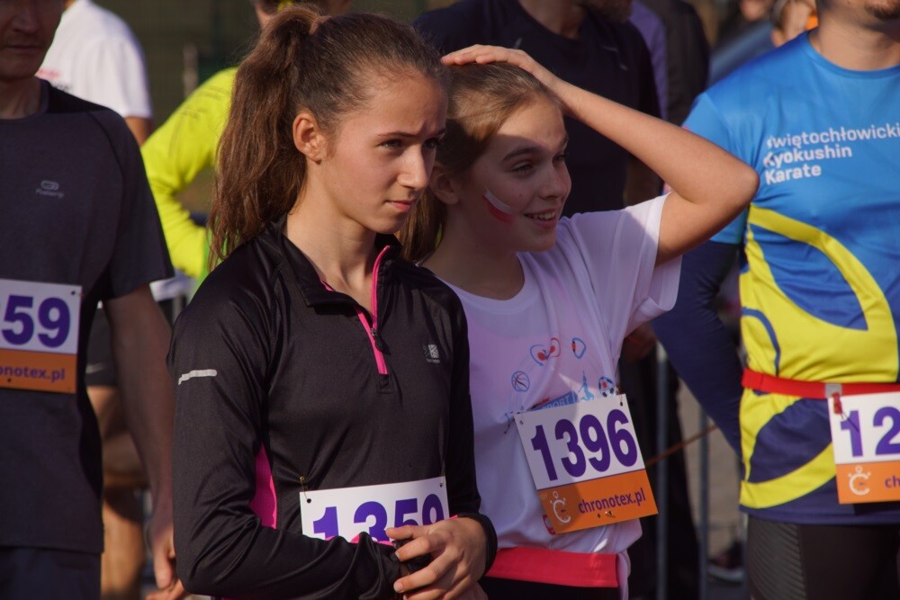 W lasach halembskich ponad 650 osób, świętowało dzisiaj 11 listopada na sportowo. Zorganizowano tam XXV Biegi Niepodległości.