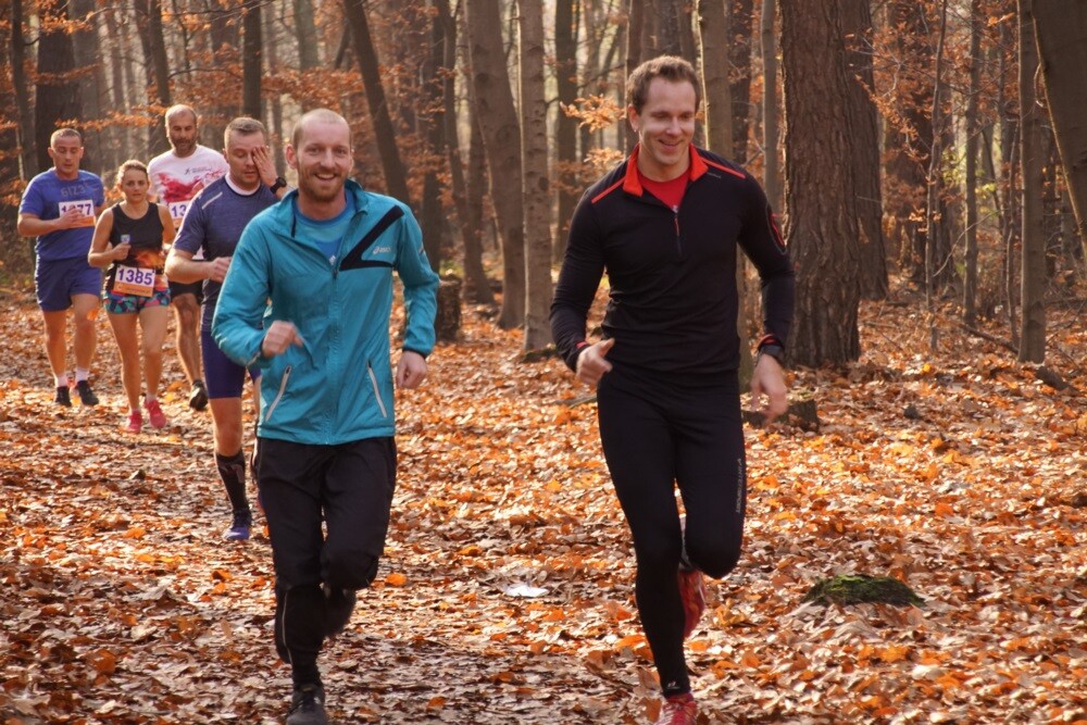 W lasach halembskich ponad 650 osób, świętowało dzisiaj 11 listopada na sportowo. Zorganizowano tam XXV Biegi Niepodległości.