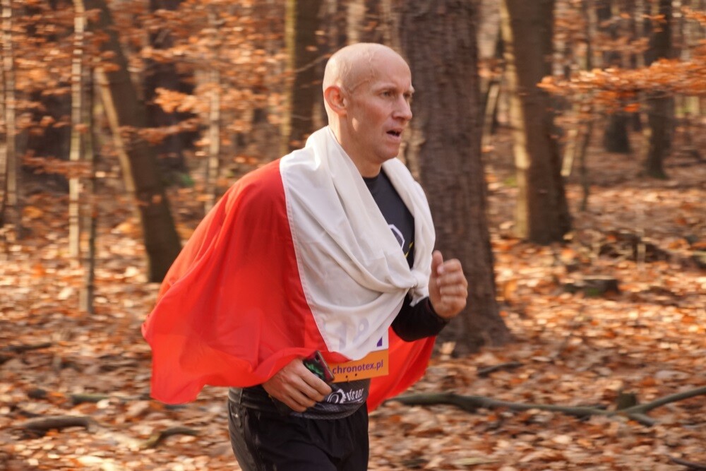 W lasach halembskich ponad 650 osób, świętowało dzisiaj 11 listopada na sportowo. Zorganizowano tam XXV Biegi Niepodległości.