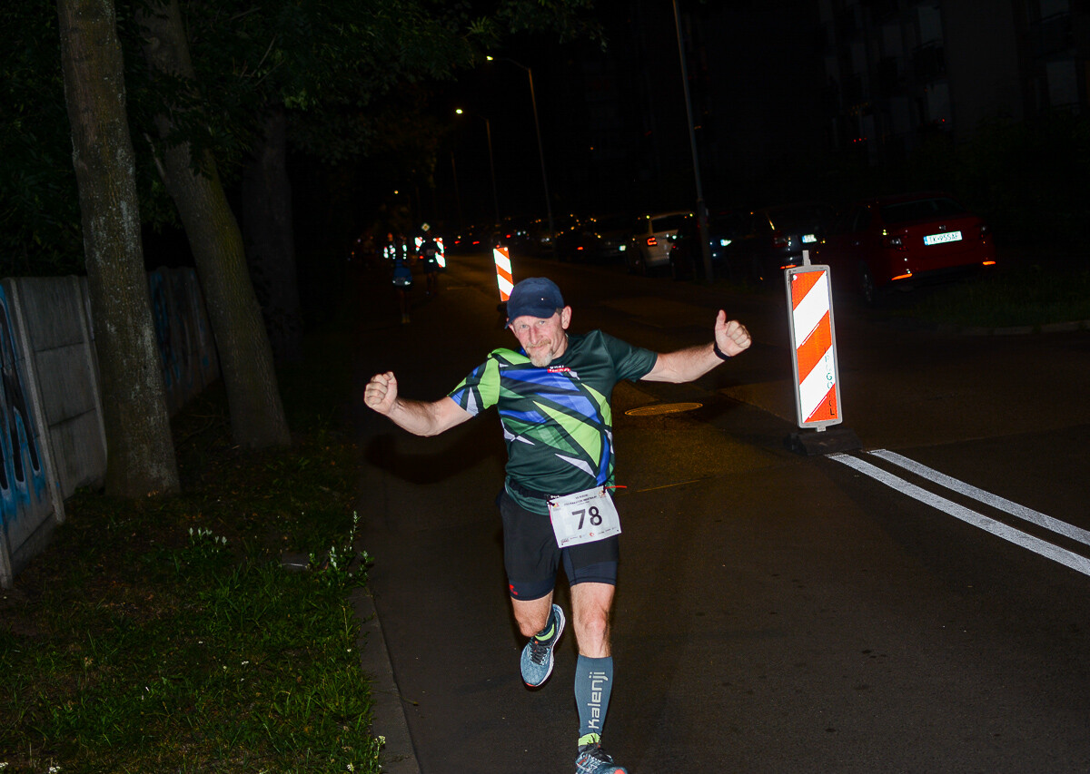 Kolejna odsłona Rudzkiego Półmaratonu Industrialnego za nami. Kilkuset zawodników ruszyło na nocną trasę ulicami naszego miasta, by zmierzyć się z połową królewskiego dystansu. Mamy zdjęcia!