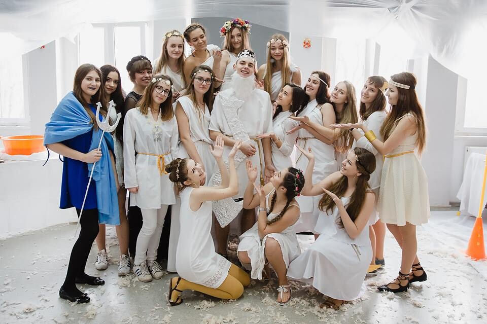 26 stycznia w Zespole Szkół Ogólnokształcących im. Adama Mickiewicza zorganizowano wspaniałą zabawę dla tegorocznych maturzystów - Żakinadę! Fot. Aproduction Agnieszka Rolnik.