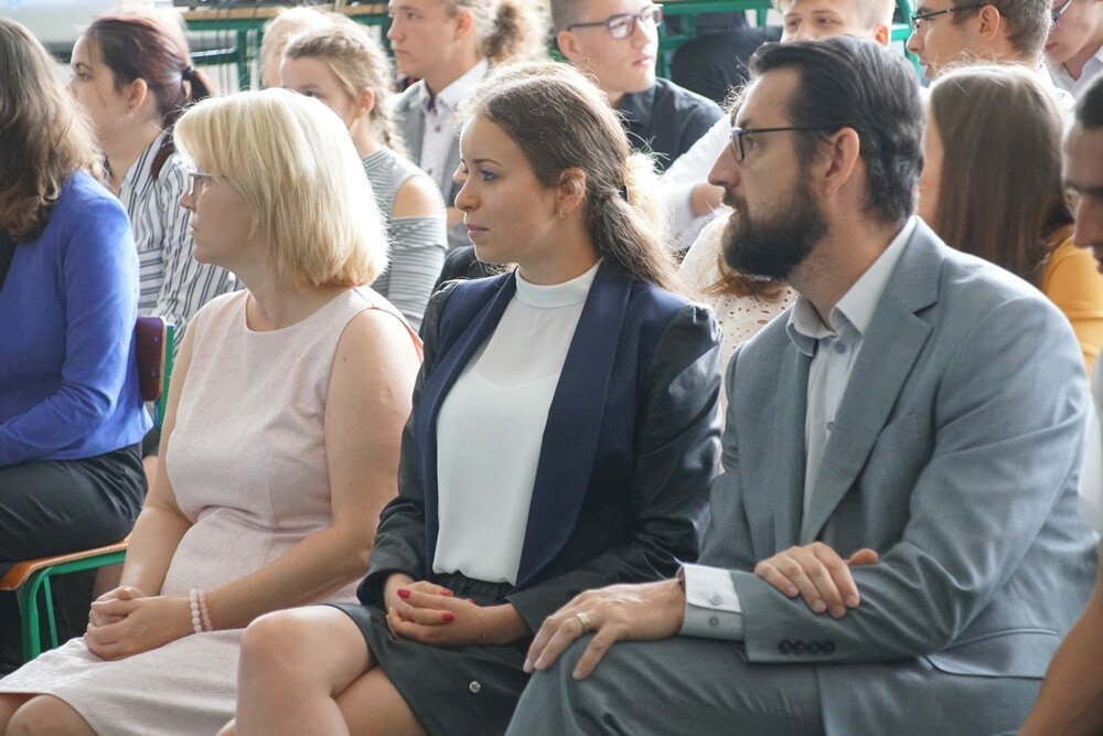 Niech żyją wakacje! Placówki oświatowe zakończyły dzisiaj kolejny rok szkolny.