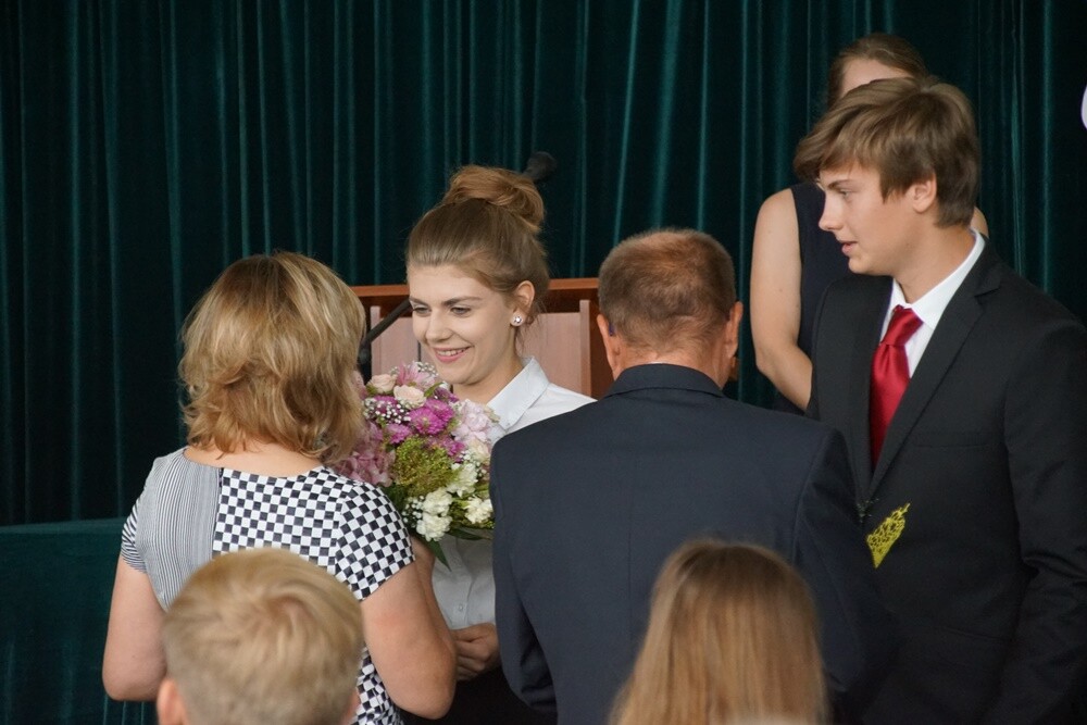 Niech żyją wakacje! Placówki oświatowe zakończyły dzisiaj kolejny rok szkolny.