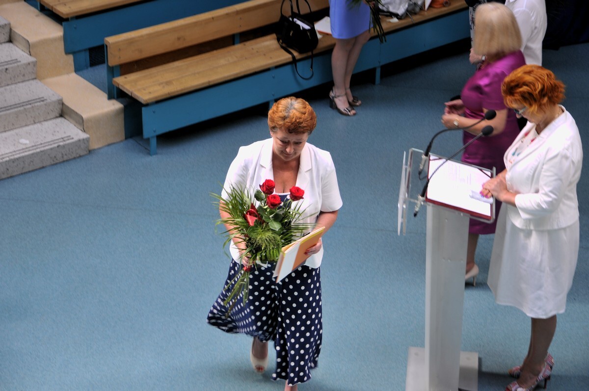 W auli Zespołu Szkół Ogólnokształcących nr 3 w Rudzie Śląskiej odbyło się oficjalne zakończenie i podsumowanie roku szkolnego, w którym udział wzięli dyrektorzy rudzkich placówek oświatowych oraz władze miasta.