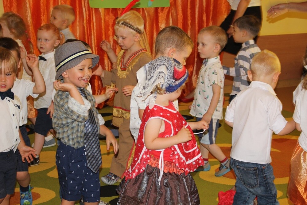 58 podopiecznych Żłobka Miejskiego w Rudzie Śląskiej powiększyło grono absolwentów placówki. Pierwsze lata edukacji upłynęły im w bardzo rodzinnej i radosnej atmosferze.