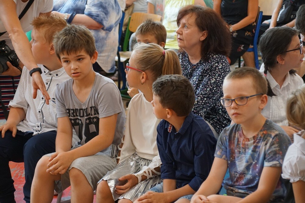 Podczas gali w Szkole Podstawowej nr 11 w Rudzie Śląskiej - Bielszowicach odbyło się uroczyste zakończenie Tygodnia Godności Osób Niepełnosprawnych. Klucze do bram miasta zostały przekazane na ręce prezydent miasta Grażyny Dziedzic. Tym samym dni, podczas których niepełnosprawni odgrywali główne role w mieście, dobiegły końca.