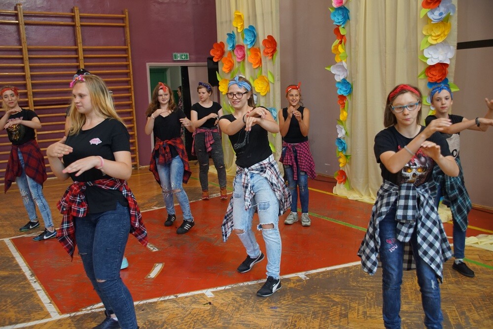 Podczas gali w Szkole Podstawowej nr 11 w Rudzie Śląskiej - Bielszowicach odbyło się uroczyste zakończenie Tygodnia Godności Osób Niepełnosprawnych. Klucze do bram miasta zostały przekazane na ręce prezydent miasta Grażyny Dziedzic. Tym samym dni, podczas których niepełnosprawni odgrywali główne role w mieście, dobiegły końca.